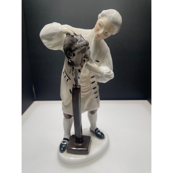 Royal Dullton Other - Vintage. 1959 Royal Doulton "Wigmaker of Williamsburg" Made in England Mint!
